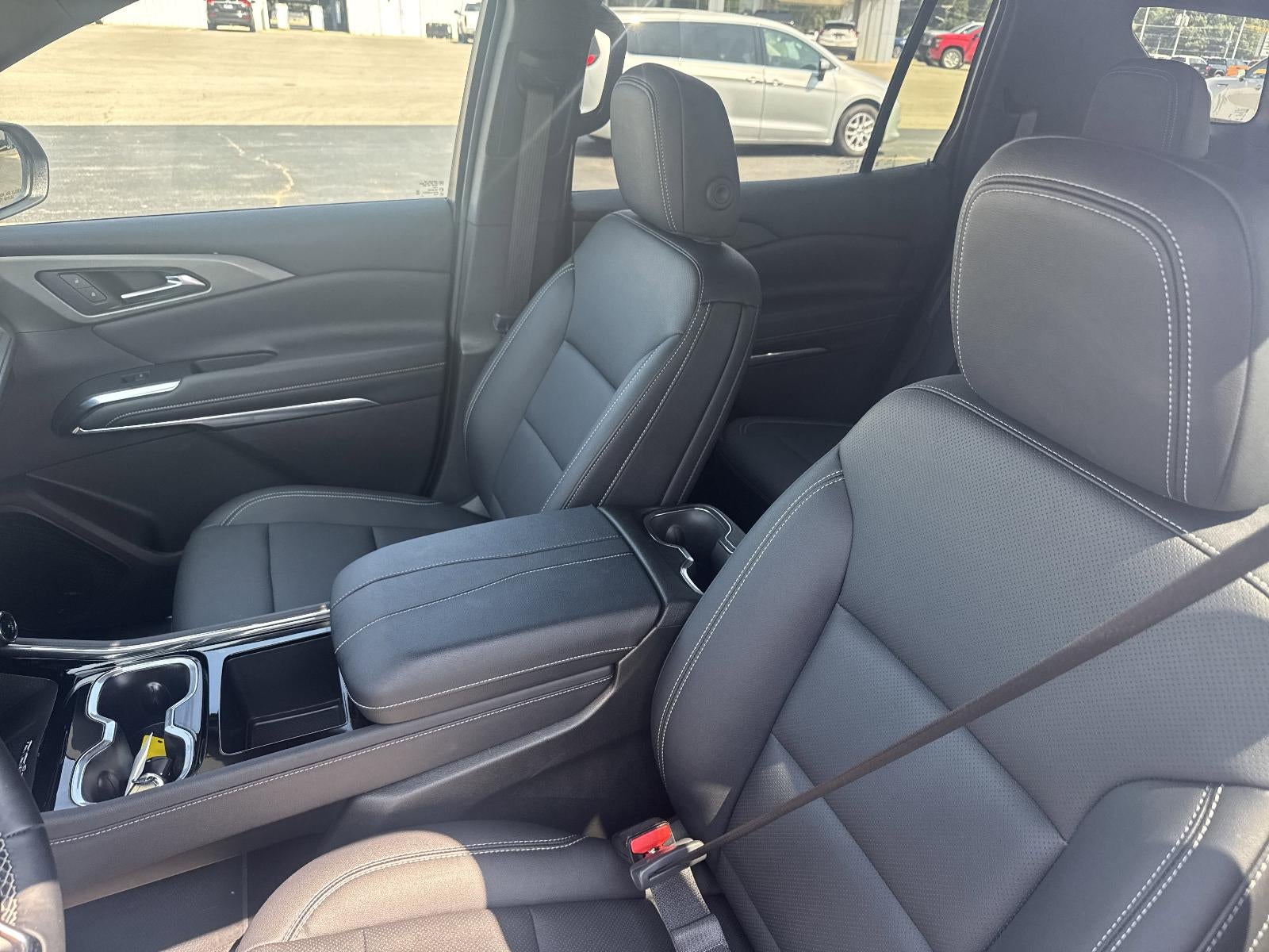 2025 Chevrolet Traverse LT w/1LT