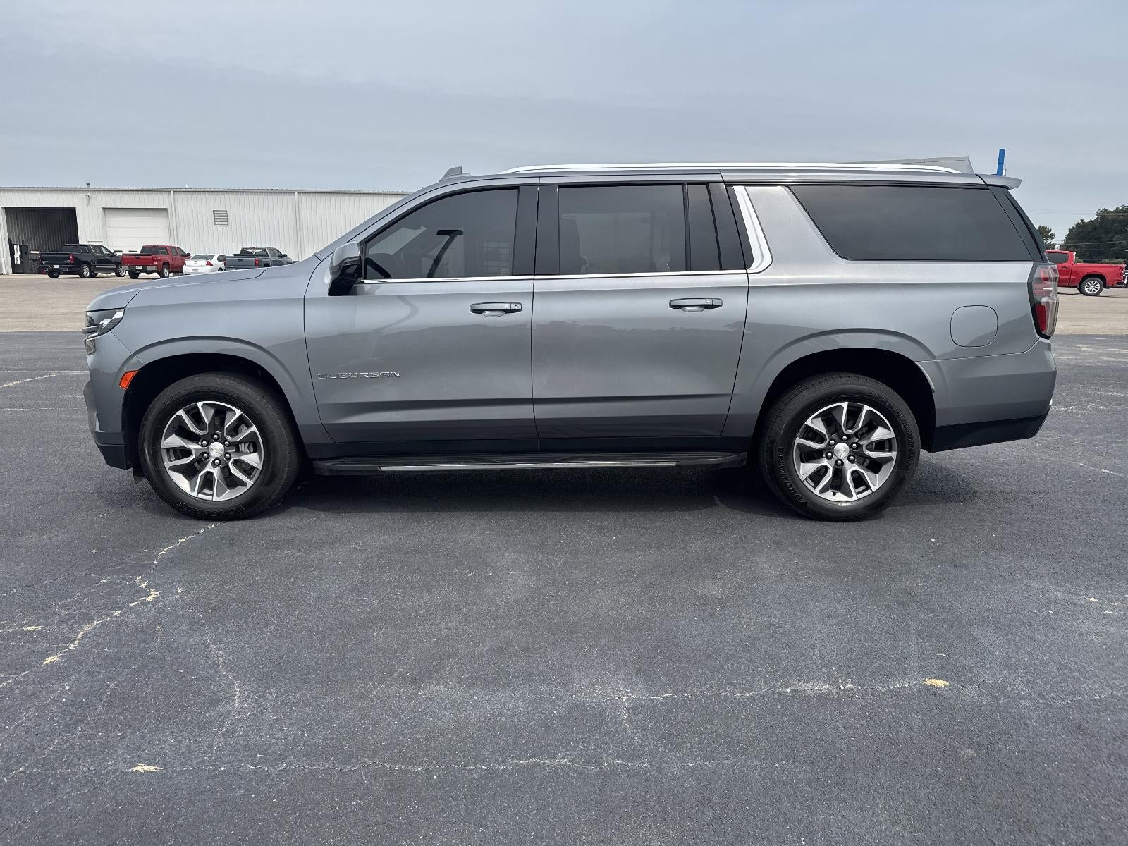 2022 Chevrolet Suburban 4WD LT