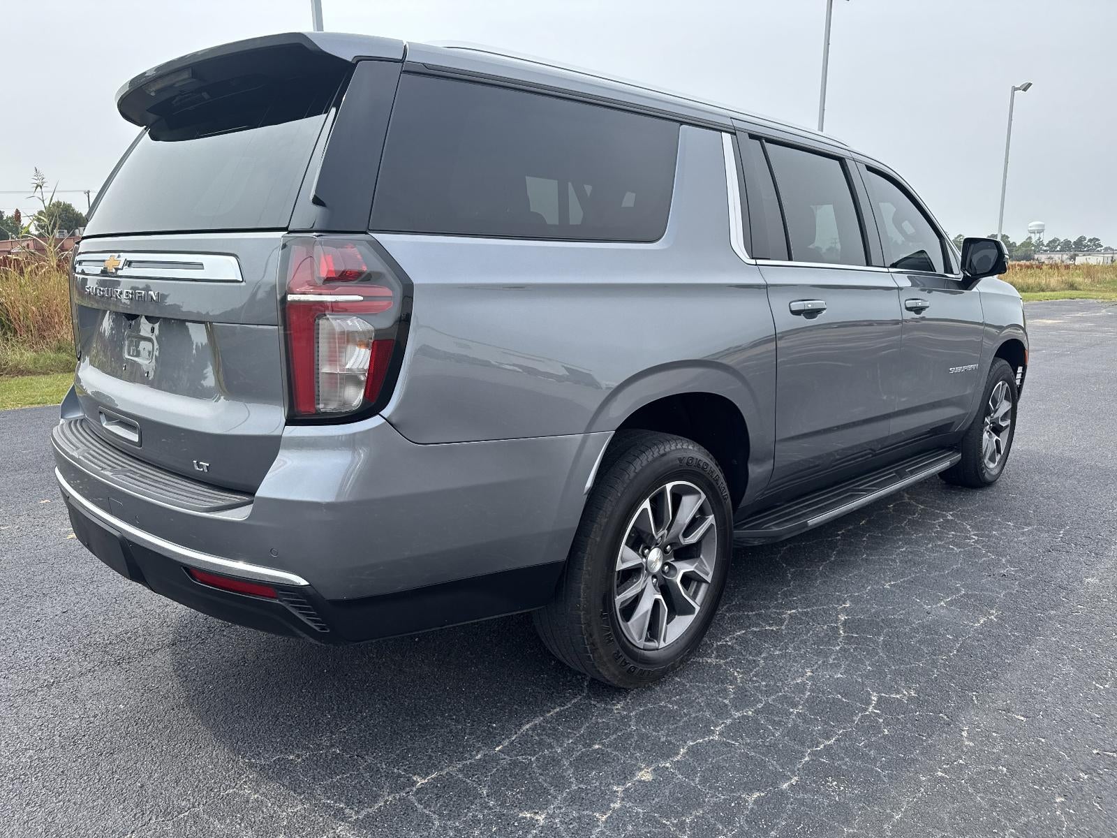 2022 Chevrolet Suburban 4WD LT