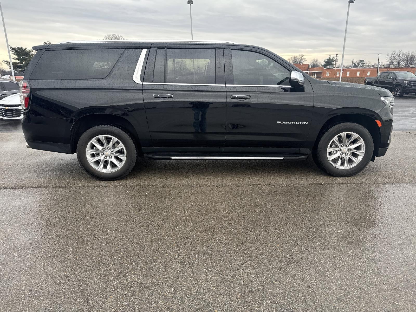 2023 Chevrolet Suburban 4WD Premier