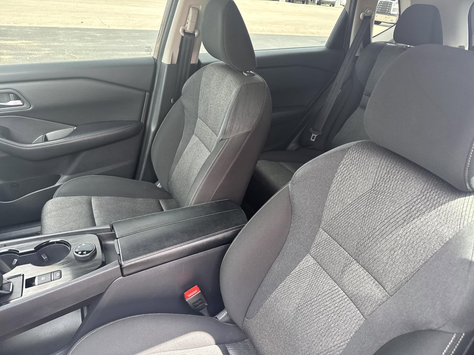 2025 Nissan Rogue AWD SV