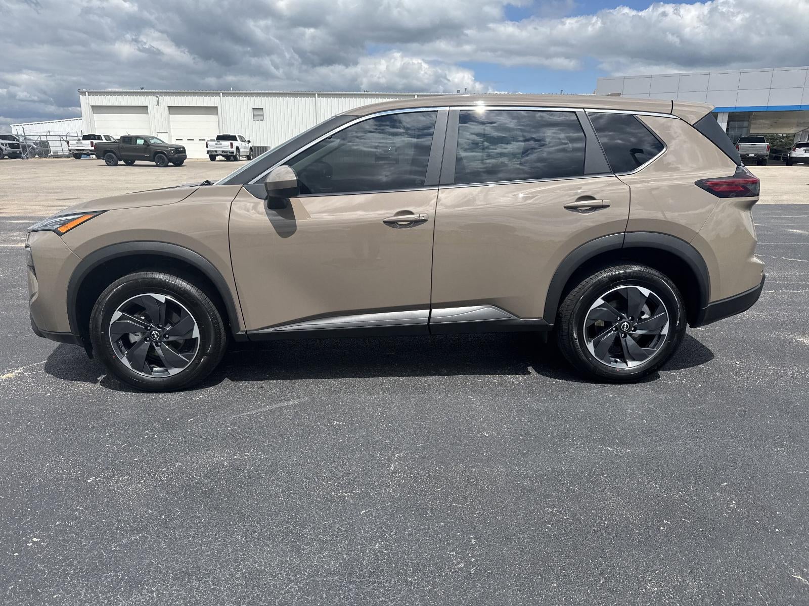 2025 Nissan Rogue AWD SV