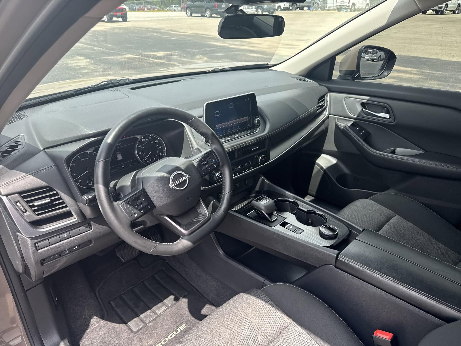 2025 Nissan Rogue AWD SV