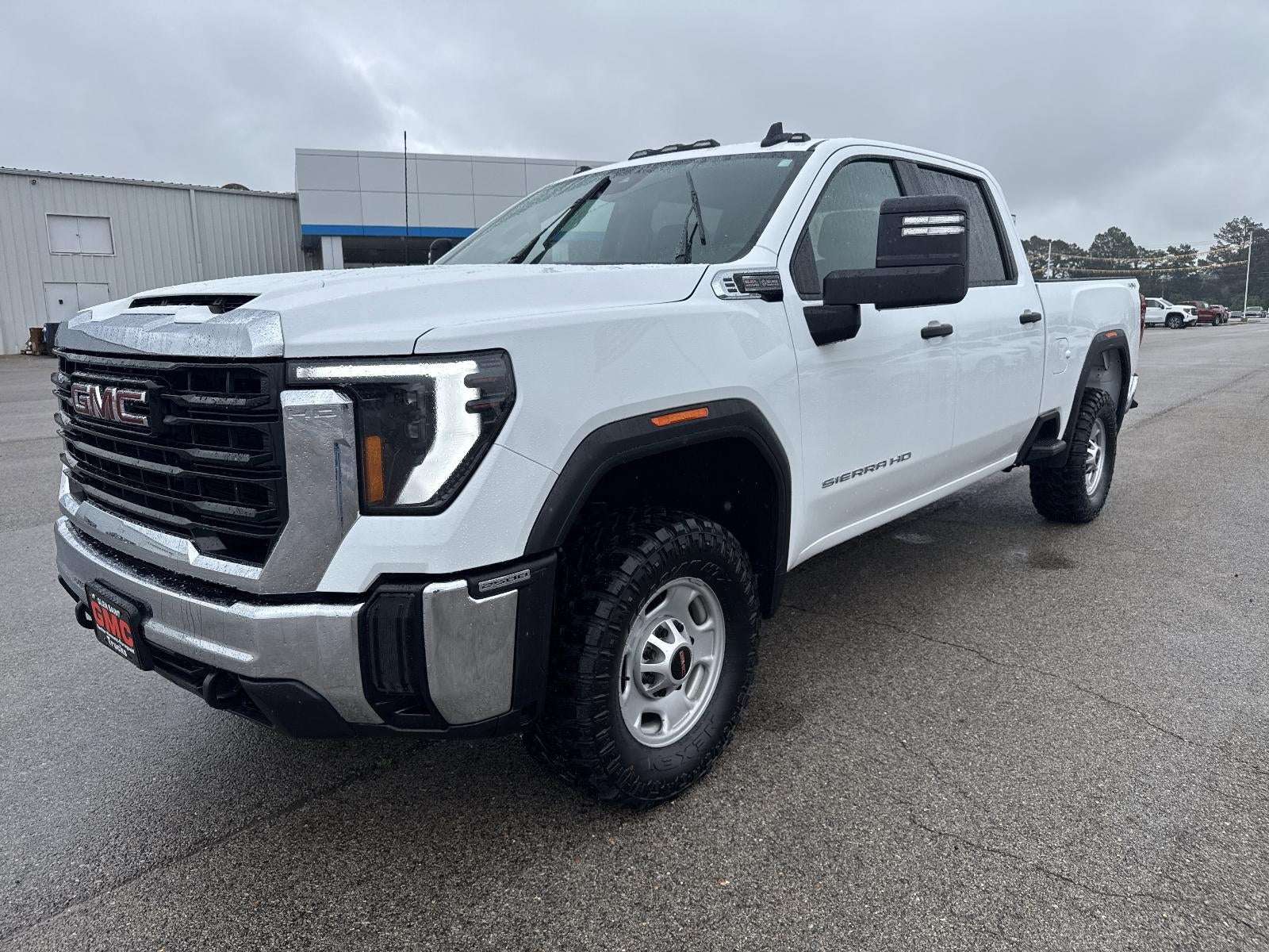 2024 GMC Sierra 4WD Crew Cab Standard Box Pro's photo