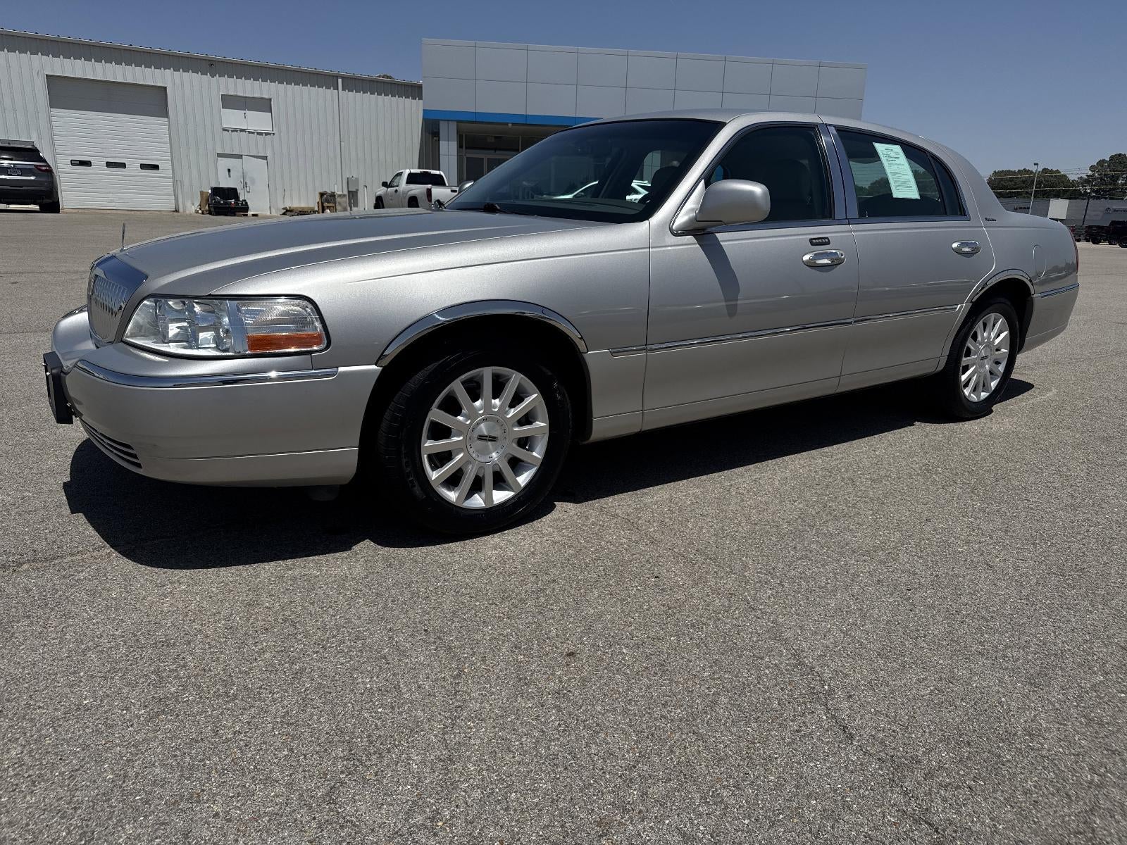 2007 Lincoln Town Car Signature