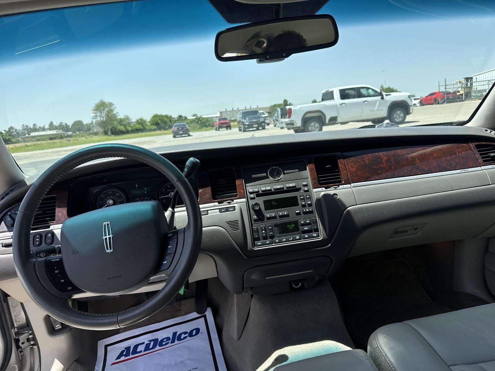 2007 Lincoln Town Car Signature