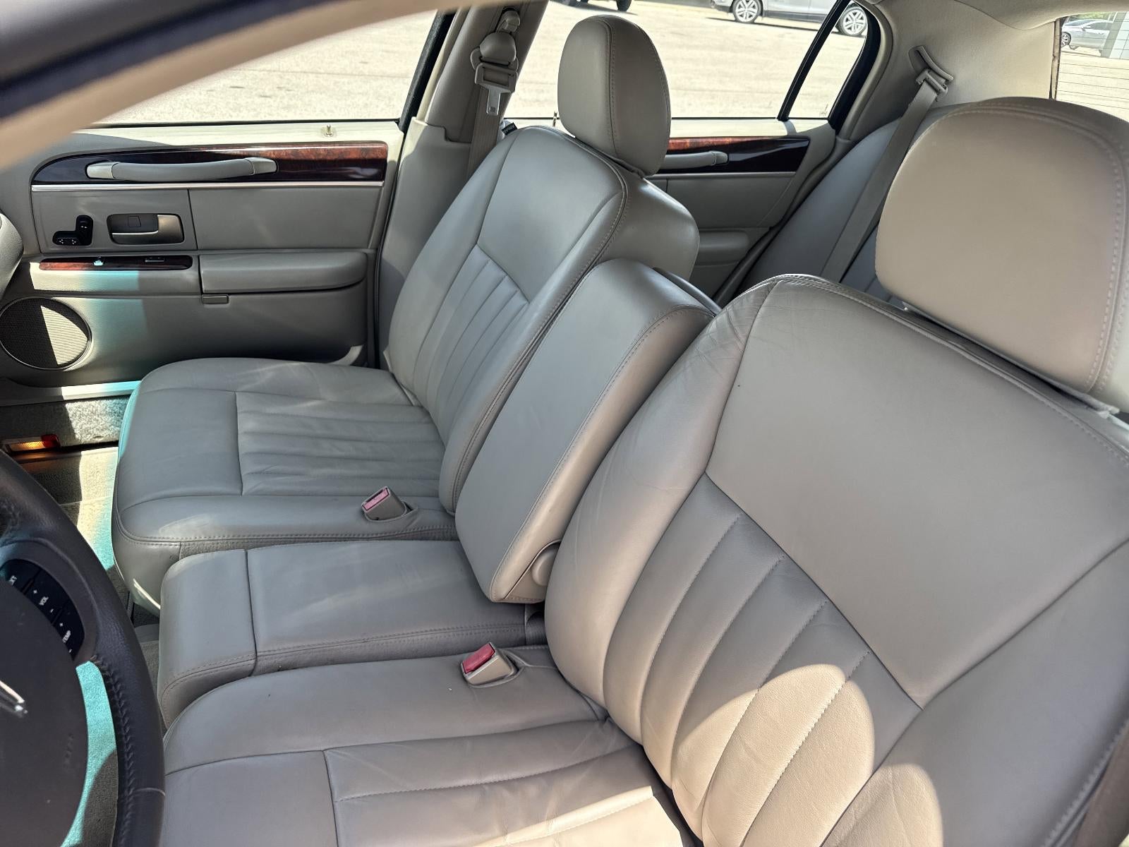 2007 Lincoln Town Car Signature