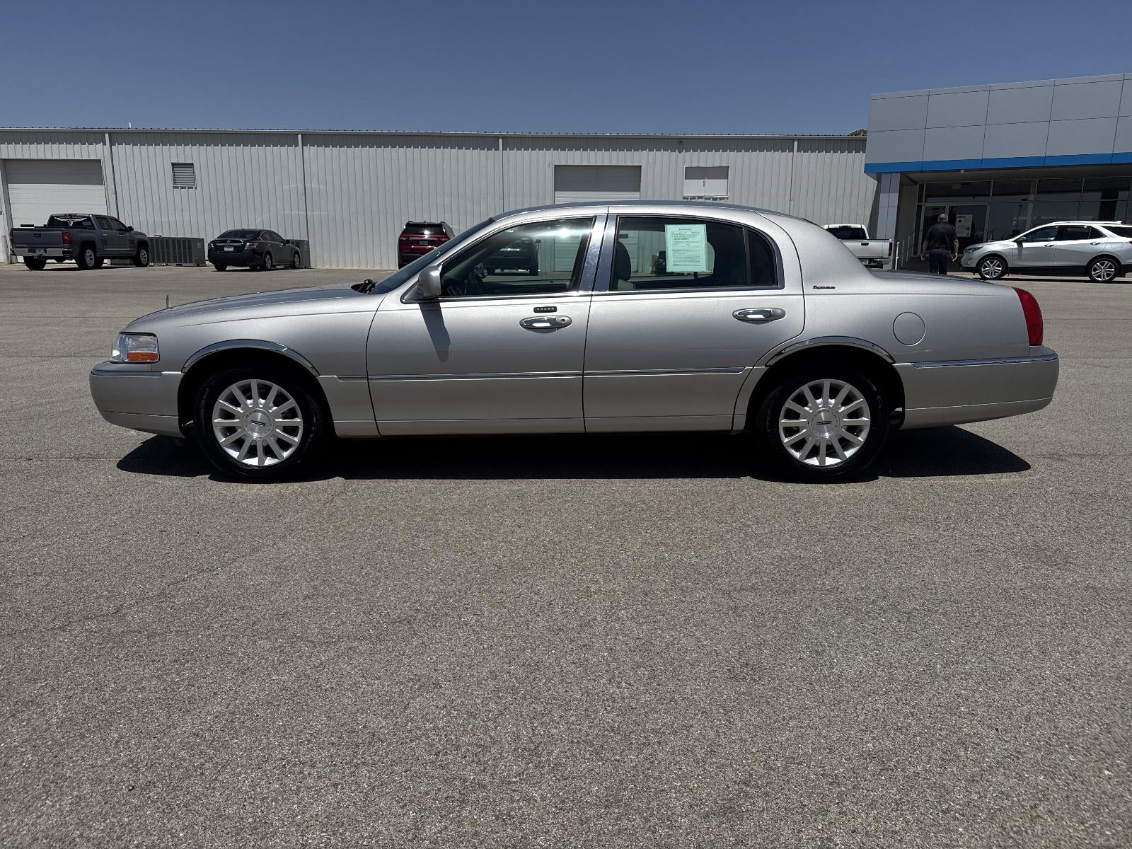2007 Lincoln Town Car Signature