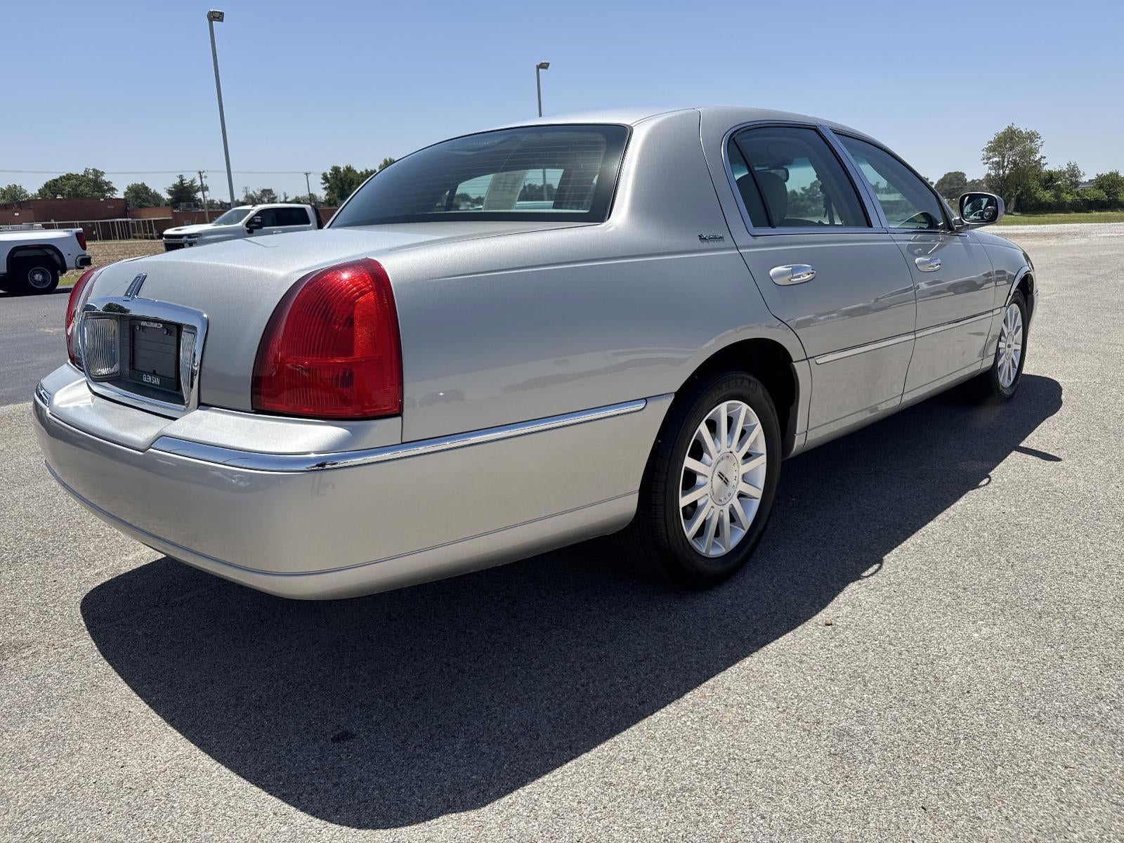 2007 Lincoln Town Car Signature