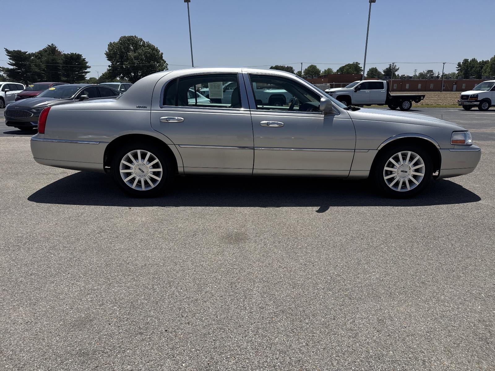 2007 Lincoln Town Car Signature