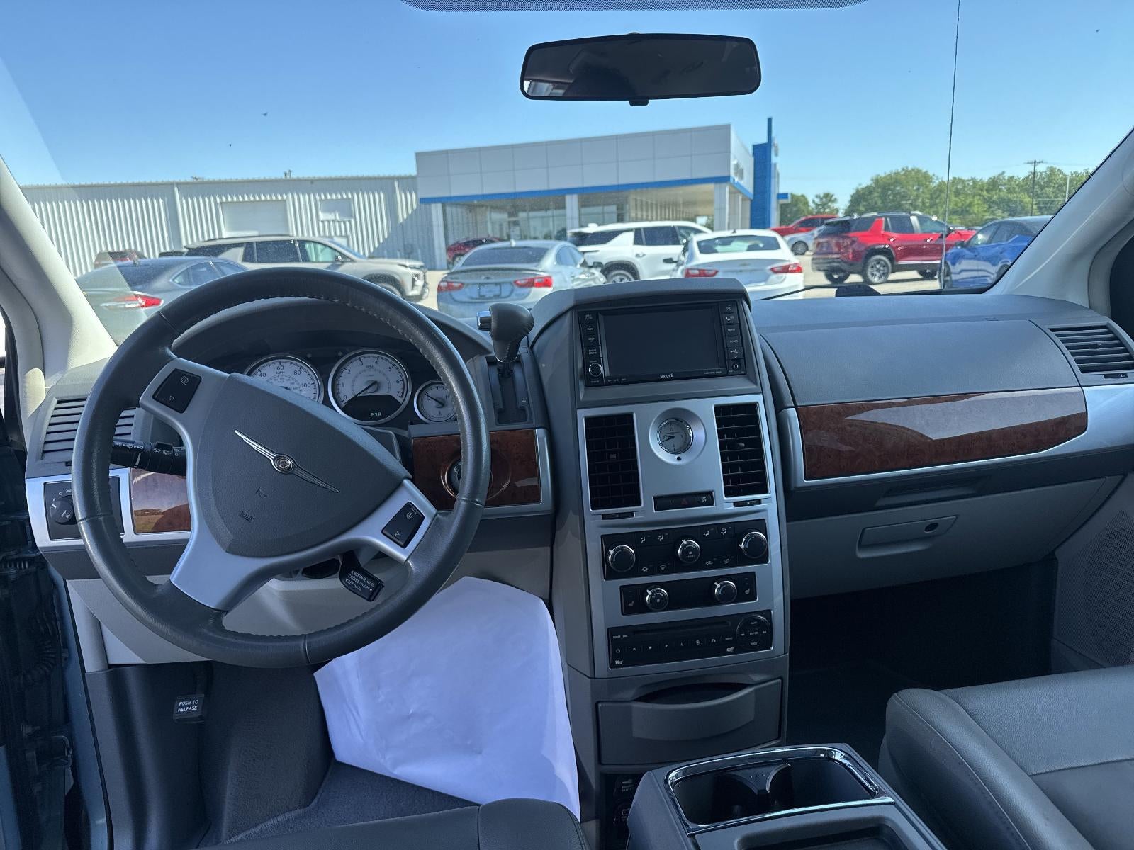 2009 Chrysler Town & Country Touring