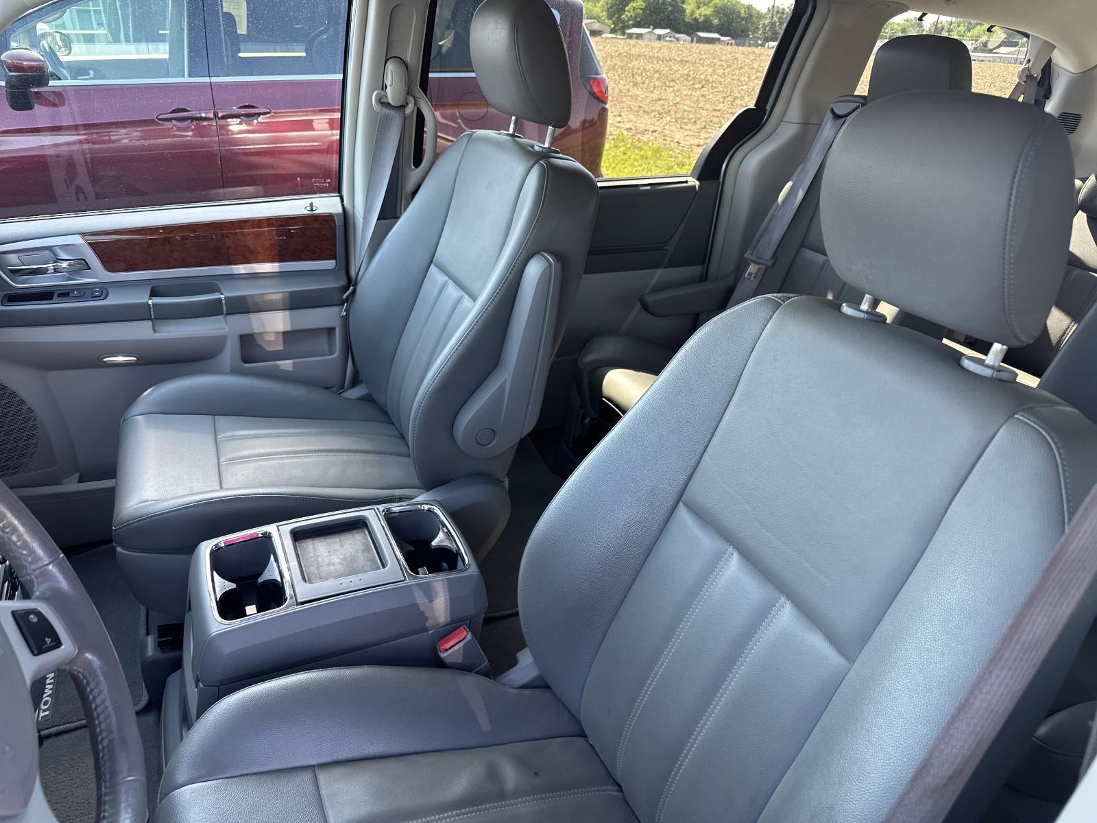 2009 Chrysler Town & Country Touring