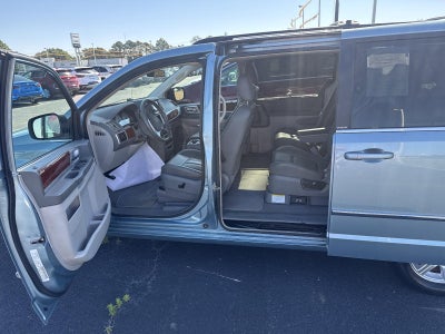 2009 Chrysler Town & Country Touring