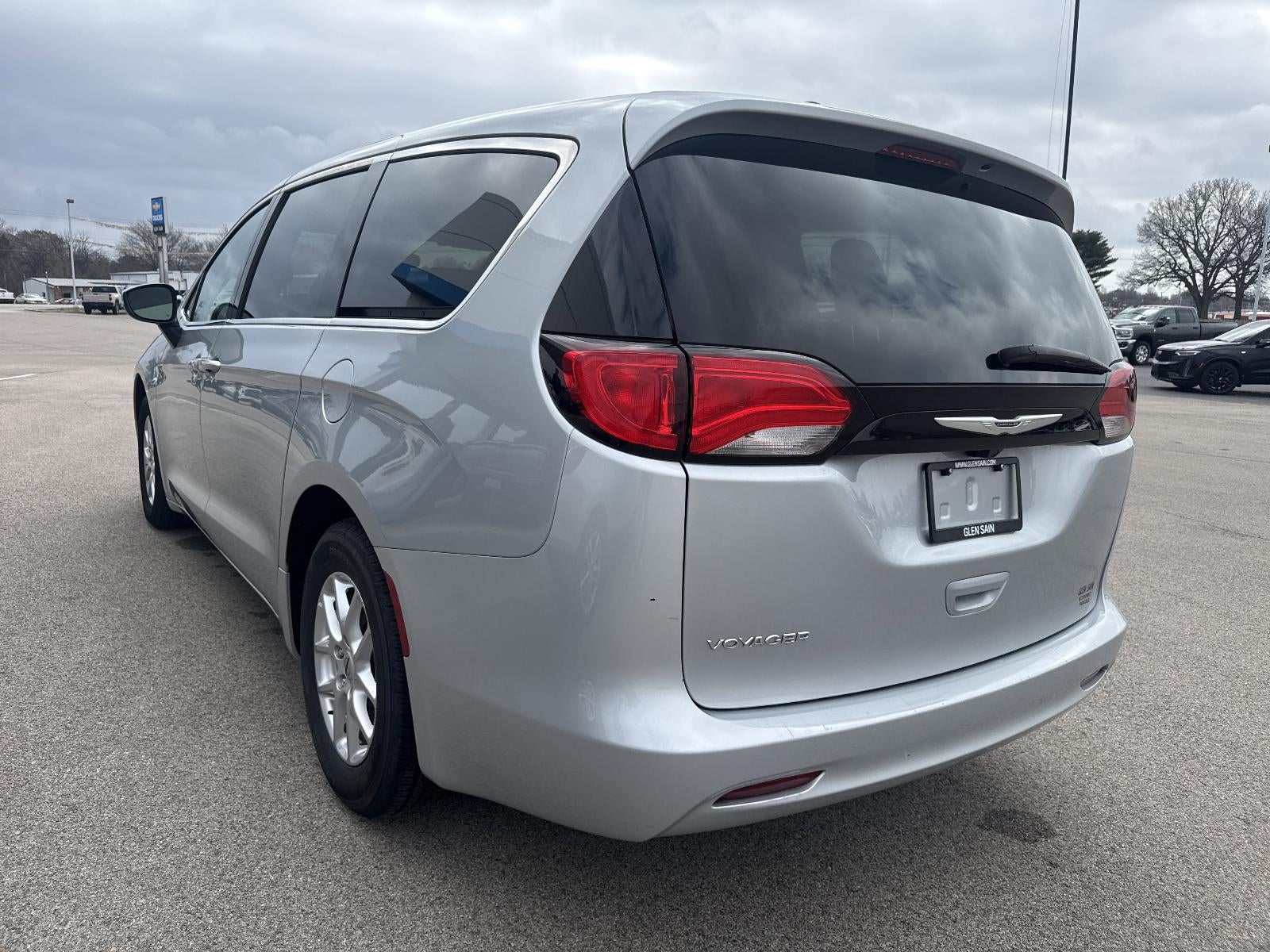 2023 Chrysler Voyager LX
