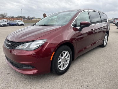 2022 Chrysler Voyager LX