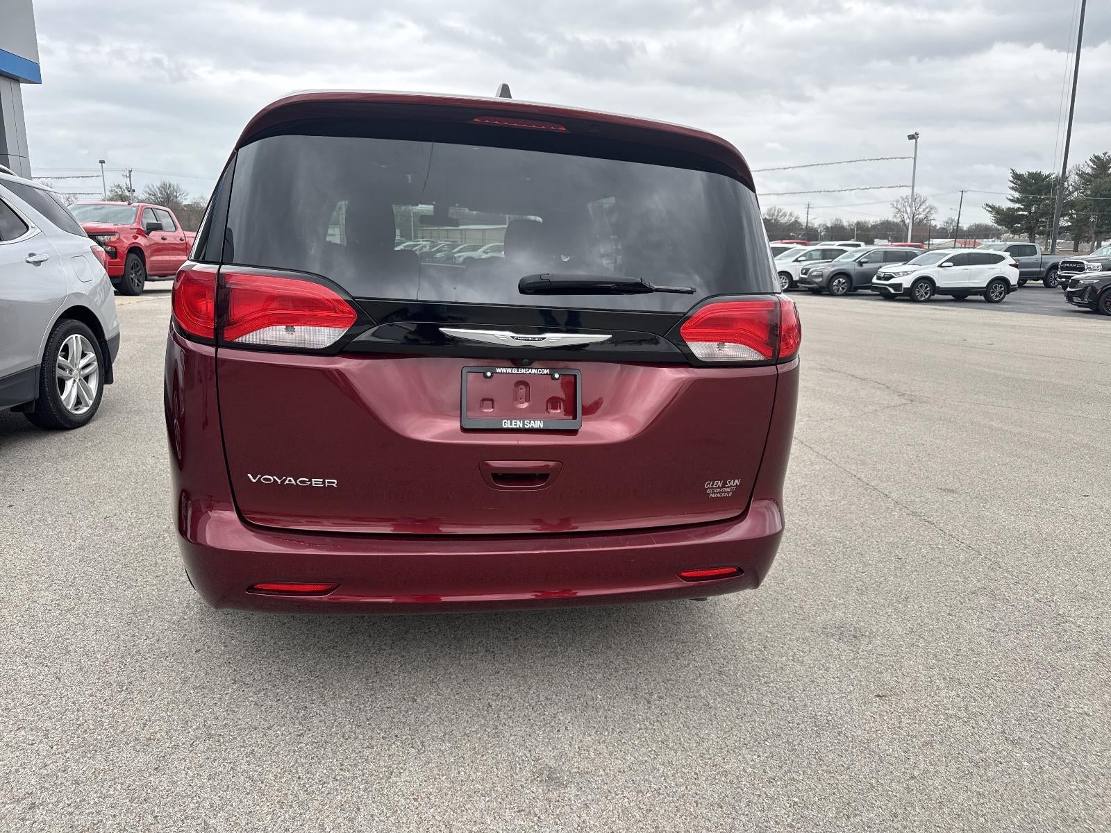 2022 Chrysler Voyager LX