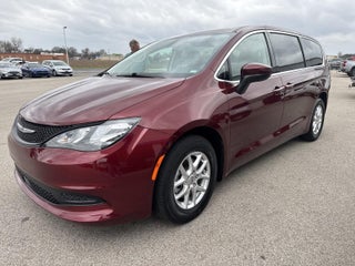 2022 Chrysler Voyager LX