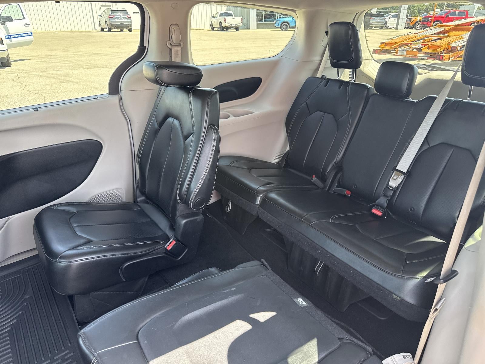 2021 Chrysler Voyager LXI