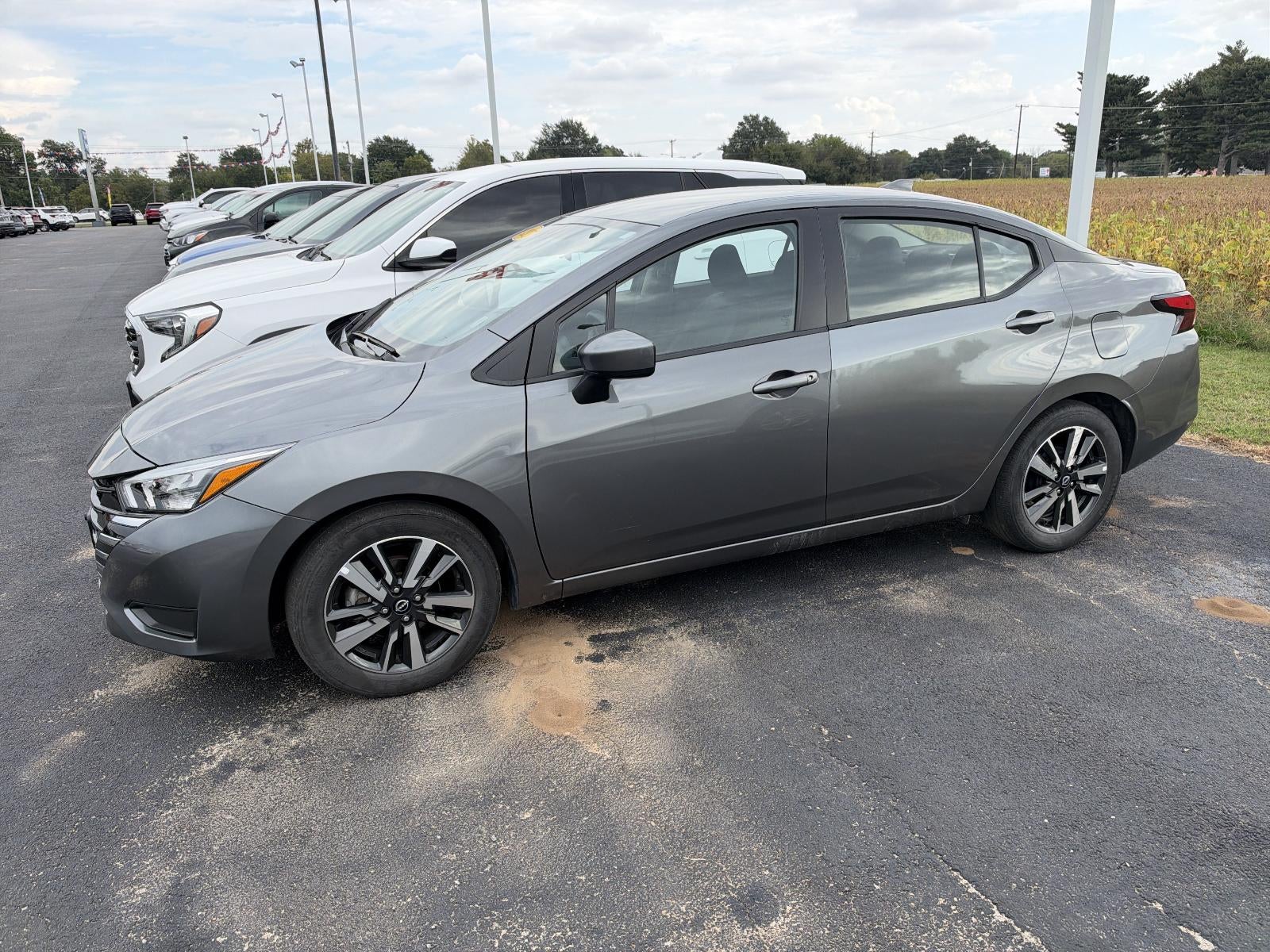 2025 Nissan Versa SV