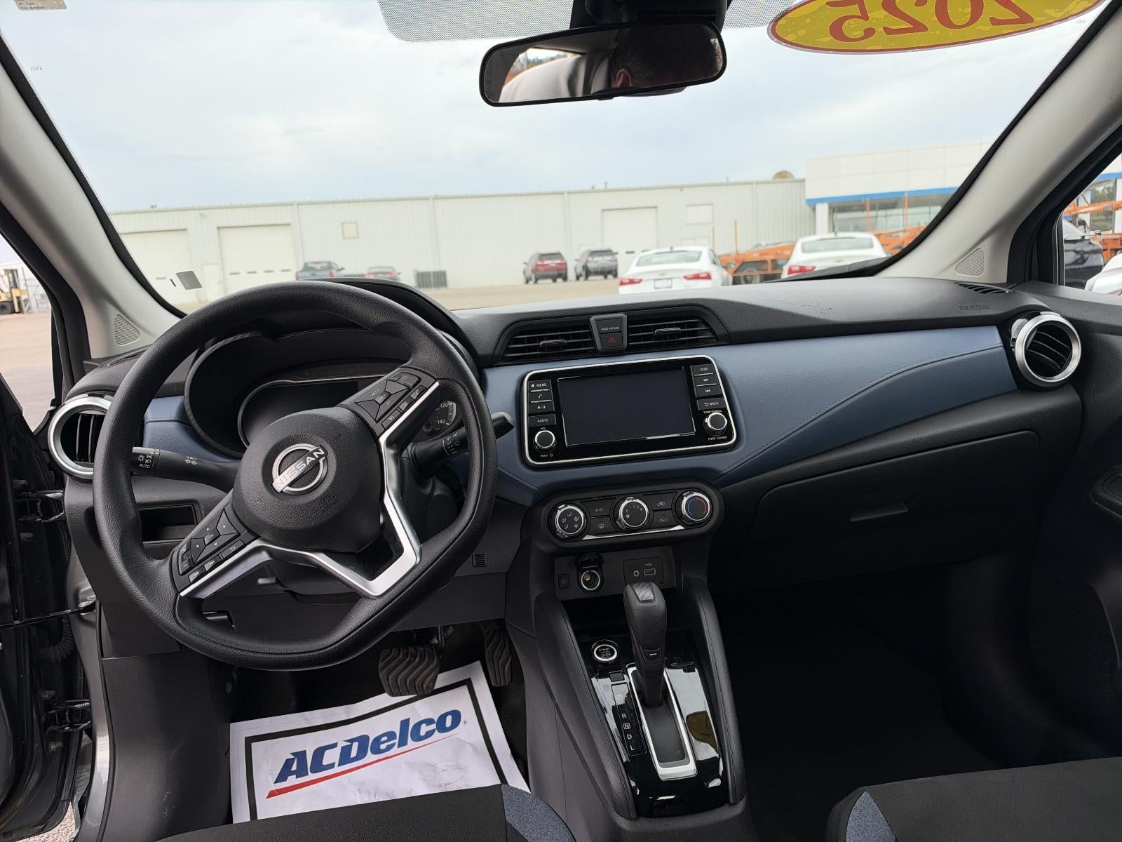 2025 Nissan Versa SV