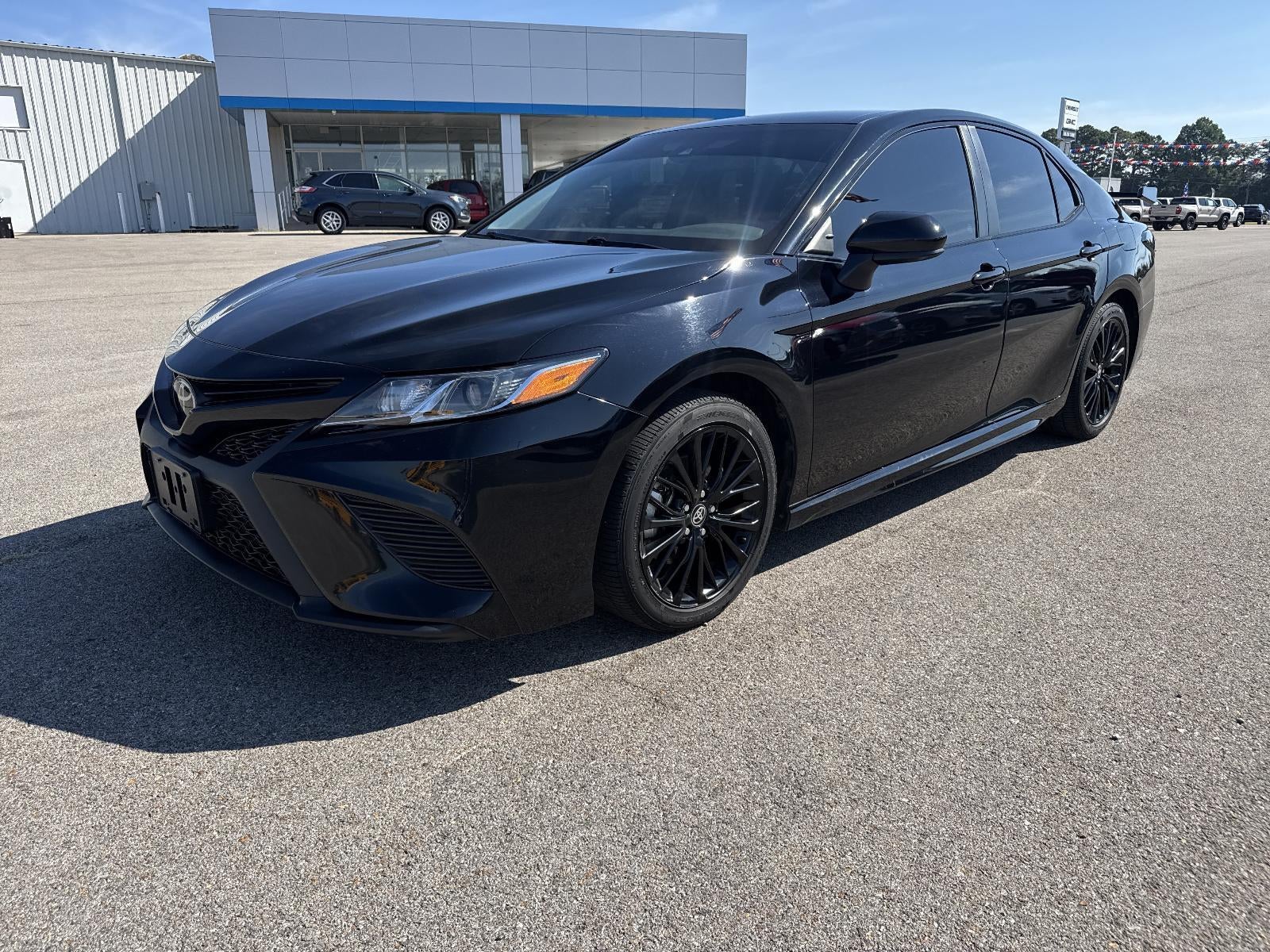 2020 Toyota Camry SE